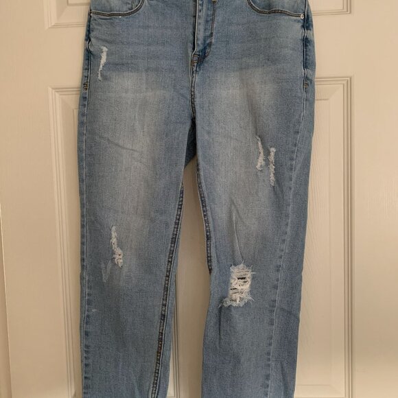 C&C California Cropped Distressed Jeans - Picture 1 of 9